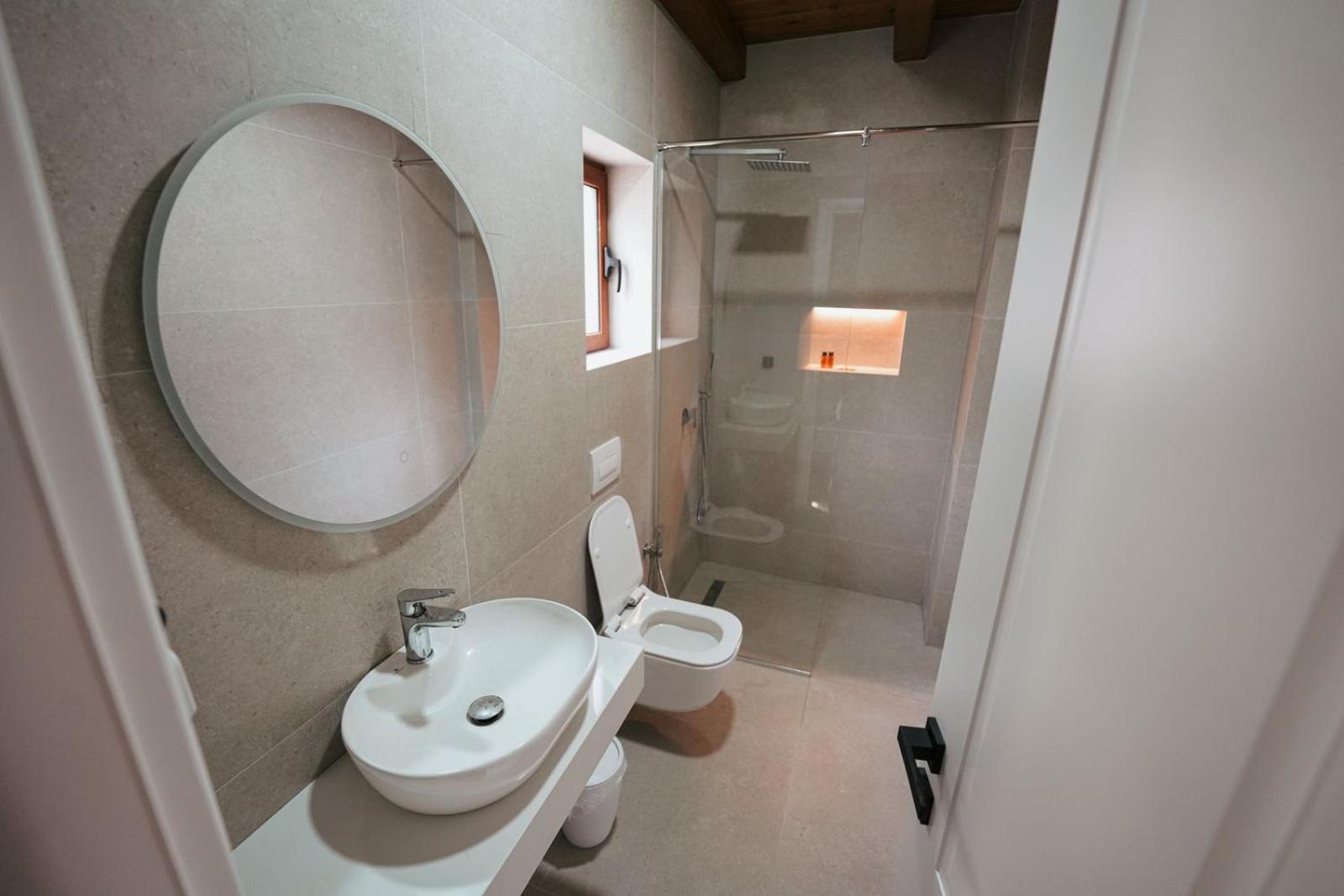 Couette-café Gimis House Berat